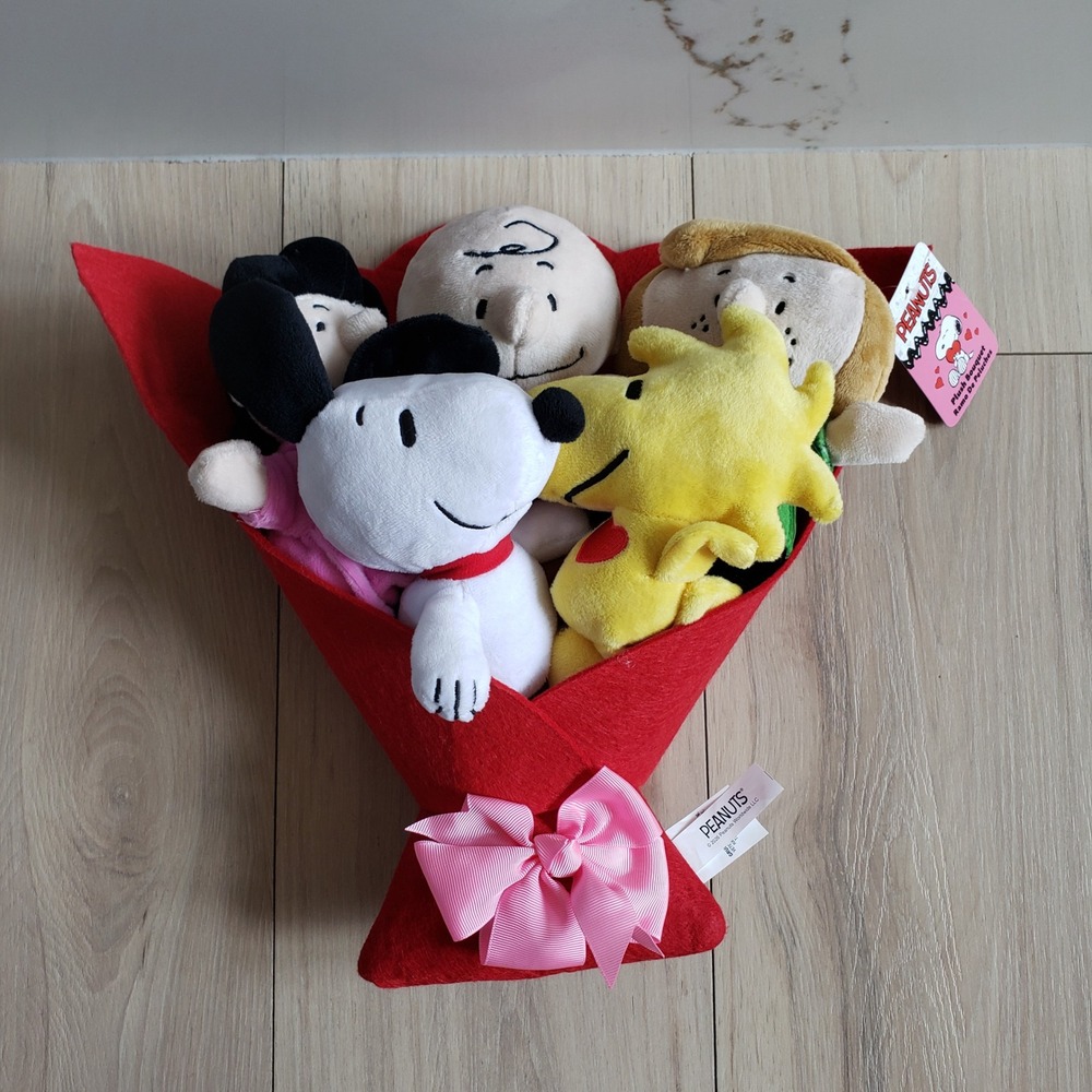 Ruz Stuffed‎ Peanuts Plush Bouquet Snoopy Woodstock Multi Character Gift Set
